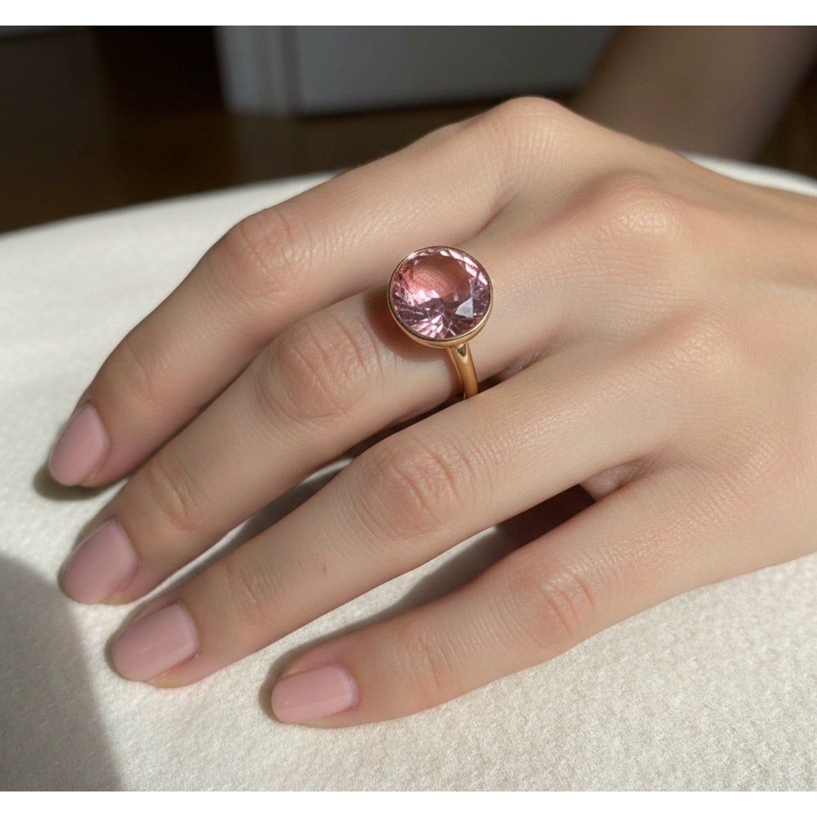 Gorgeous Women’s Swarovski Pink Ring Size 9.5