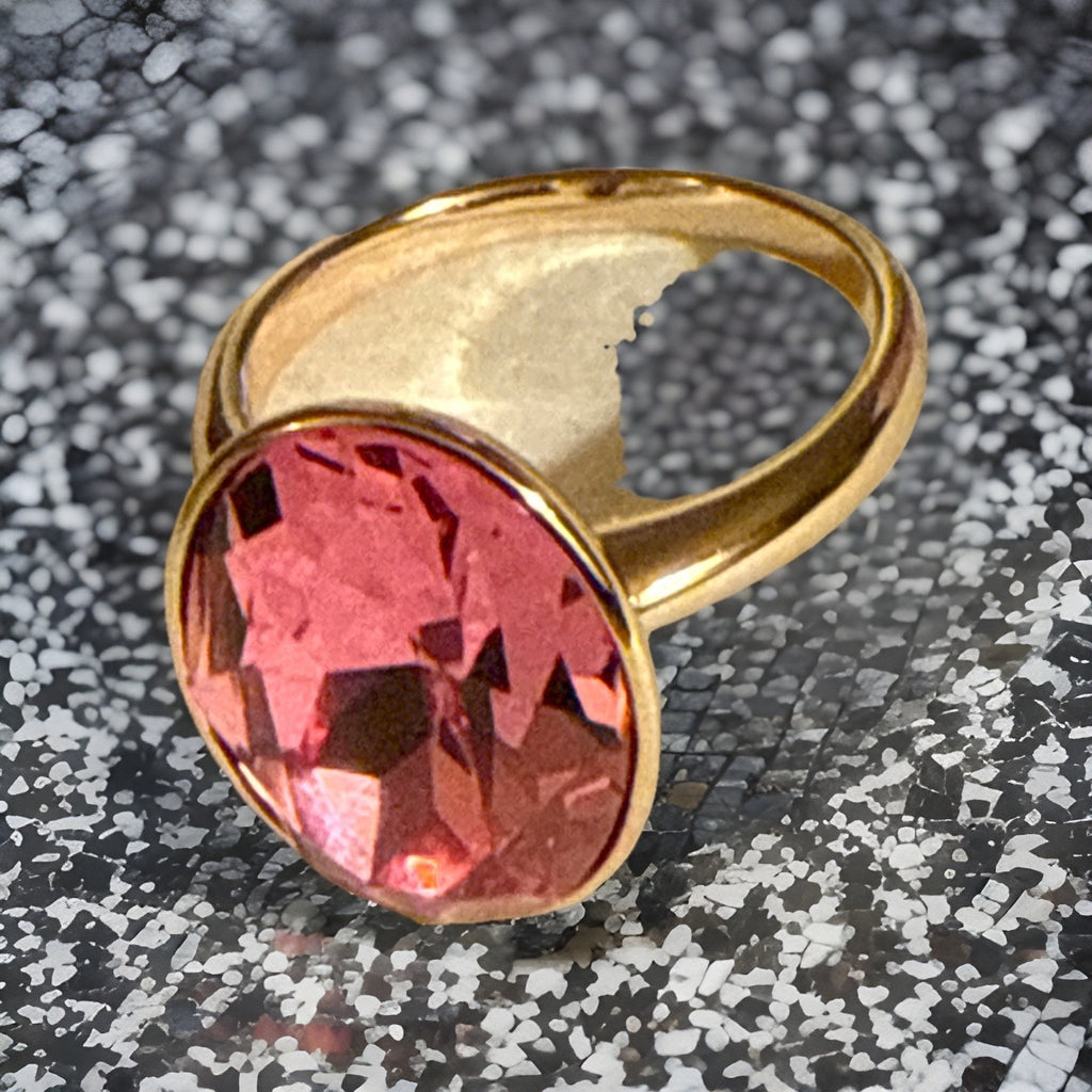 Gorgeous Women’s Swarovski Pink Ring Size 9.5
