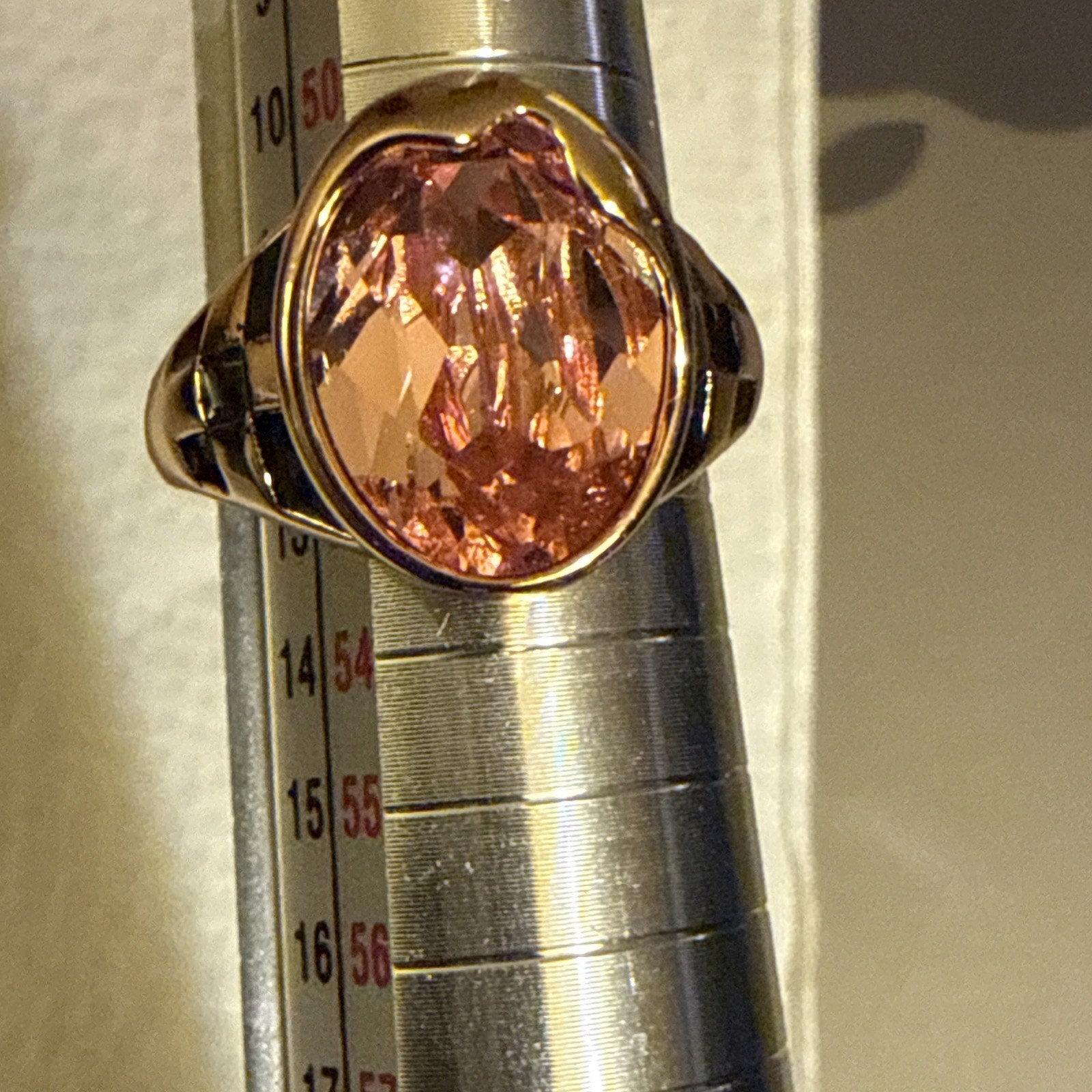 Gorgeous Women’s Swarovski Pink Ring Size 6.25