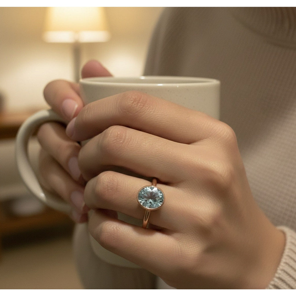 Gorgeous Gold Tone Women’s Swarovski Blue Topaz Ring Size 10