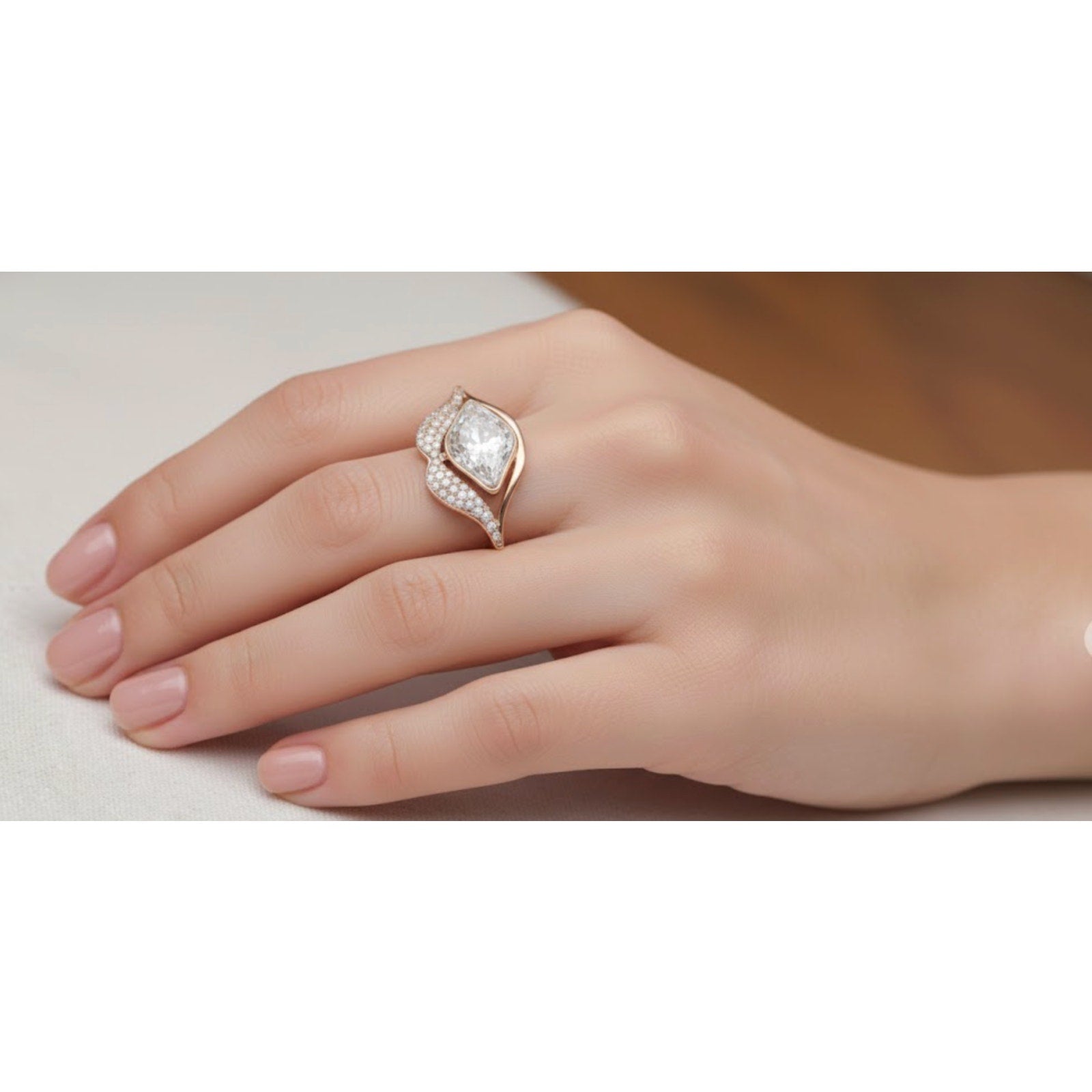 Kissy Kiss Women’s gold plated Swarovski crystal ring for women size 6